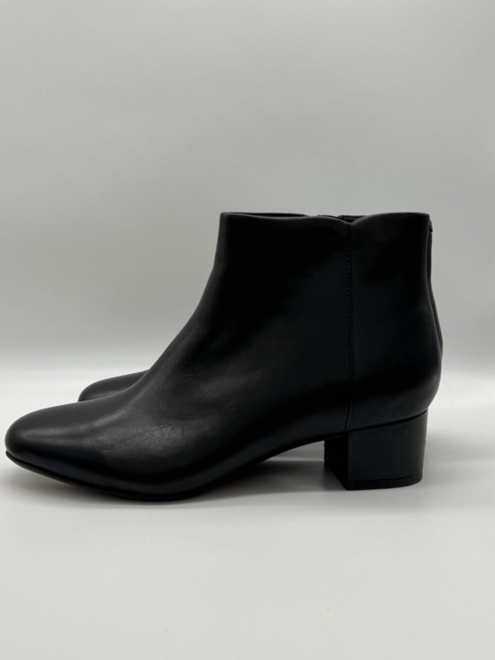 Clarks Ankle Boots 20701 Size 7M Womens Black 1.5 In Heel Fall Winter Leather